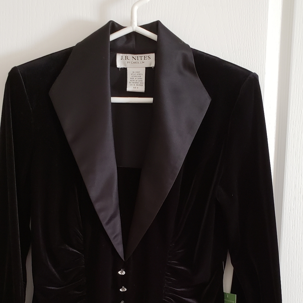 Satin labeled velore top